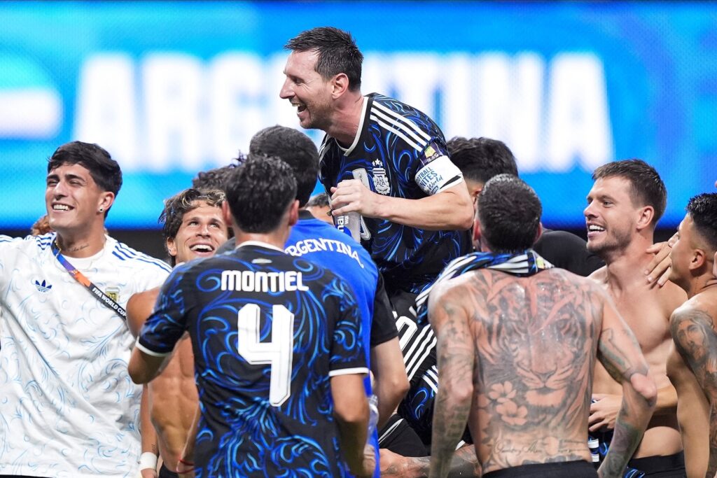 La selección volvió a tocar el corazón de Argentina, eliminó a Inglaterra y sueña con otro título para la historia