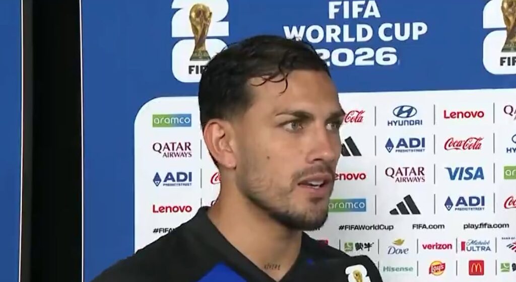 Paredes y Martínez, sobre la bandera de las Islas Malvinas que exhibió la selección ante Inglaterra: “Siempre serán argentinas”