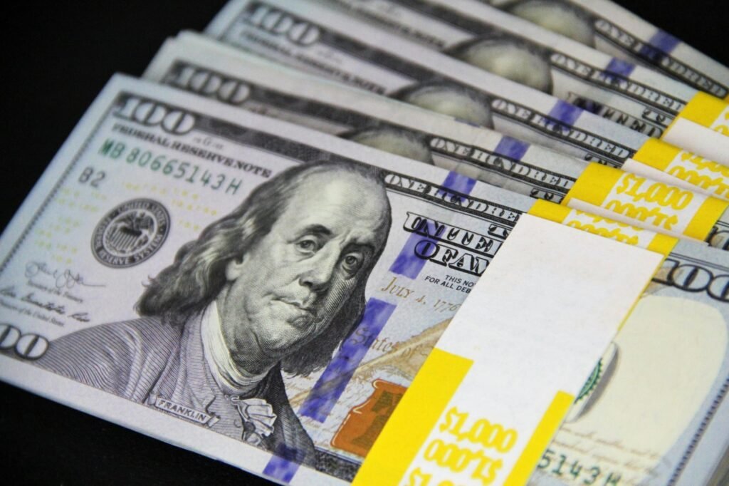 Dólar hoy y dólar blue, EN VIVO: a cuánto cotiza el oficial y cuál es el precio del paralelo este viernes 11 de septiembre, minuto a minuto
