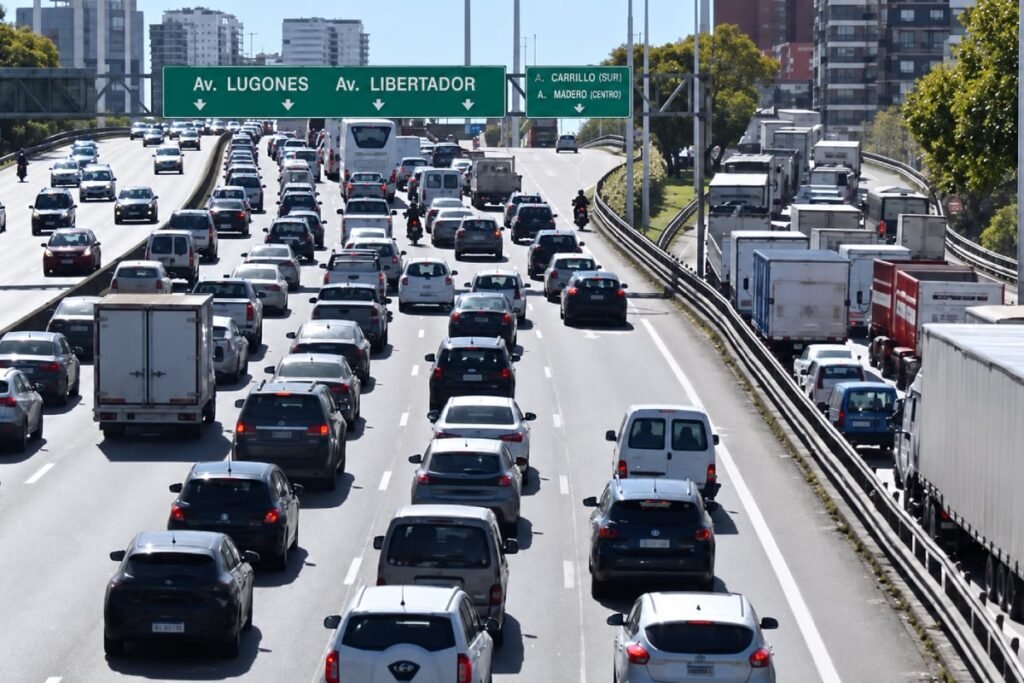 Caos de tránsito en avenida Lugones, EN VIVO: cortes por obras, kilómetros de cola e importantes demoras hoy, lunes 14 de septiembre