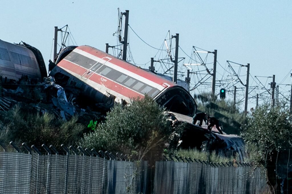 Dos trenes de alta velocidad chocaron en Toledo: 68 muertos y 15 heridos graves