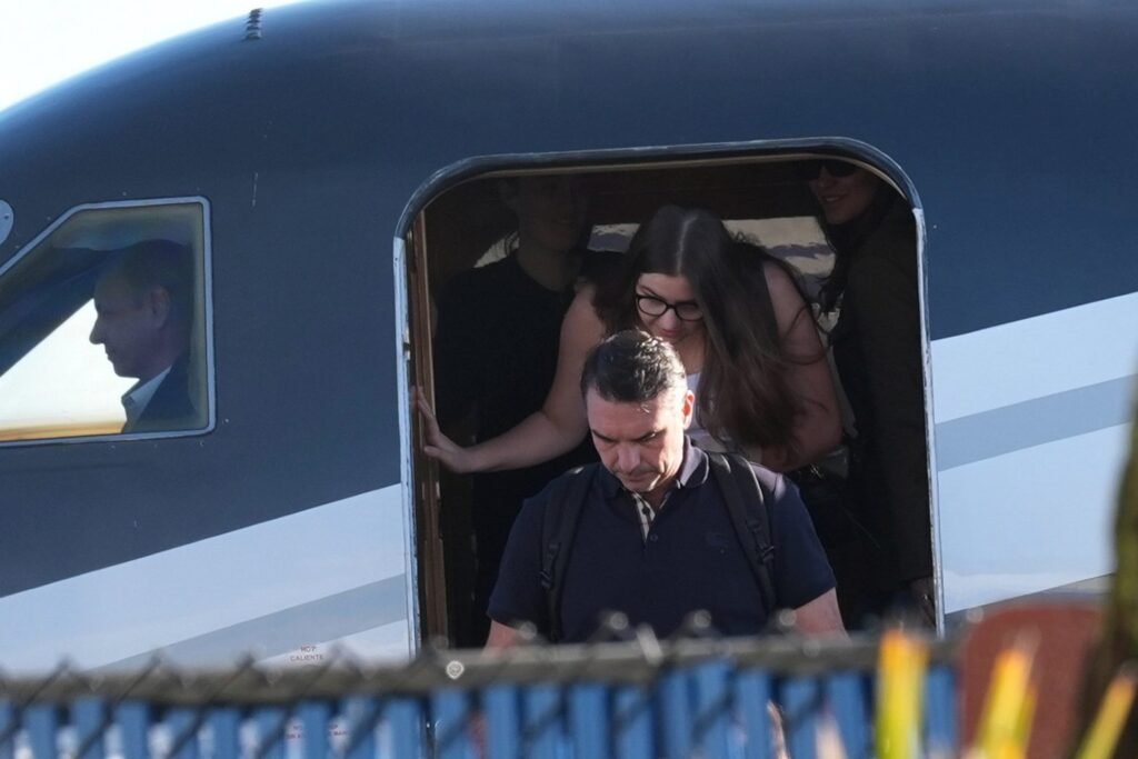 Flavio Bolsonaro llegó a EE.UU. desde la Argentina, EN VIVO: el excandidato escapó de las autoridades y salió desde Iguazú